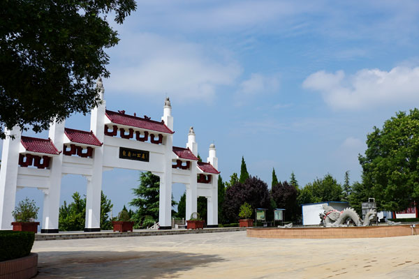 龙寿山公墓