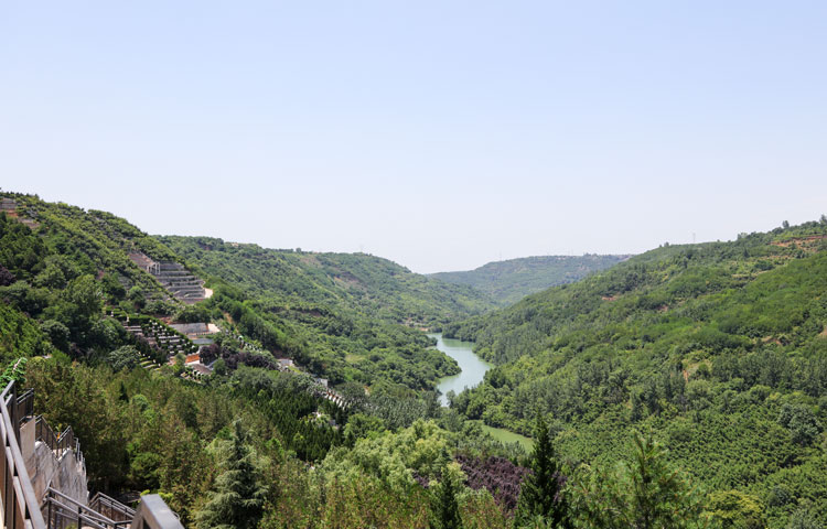 寿阳山墓园环境