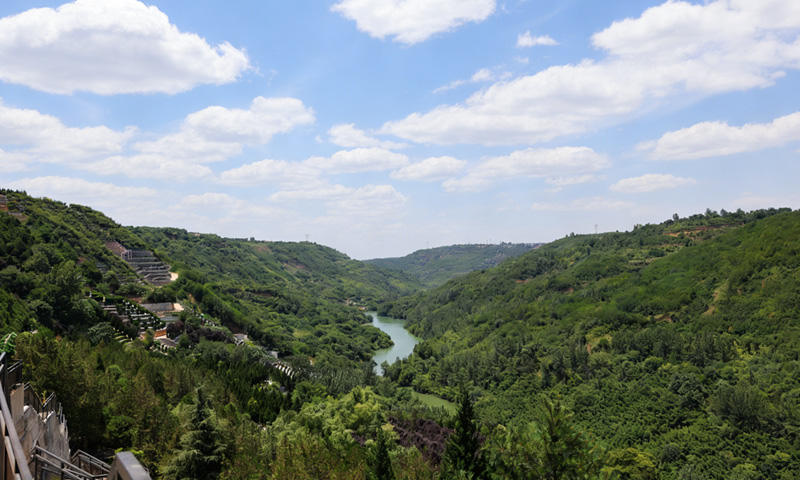 寿阳山墓园山水相依