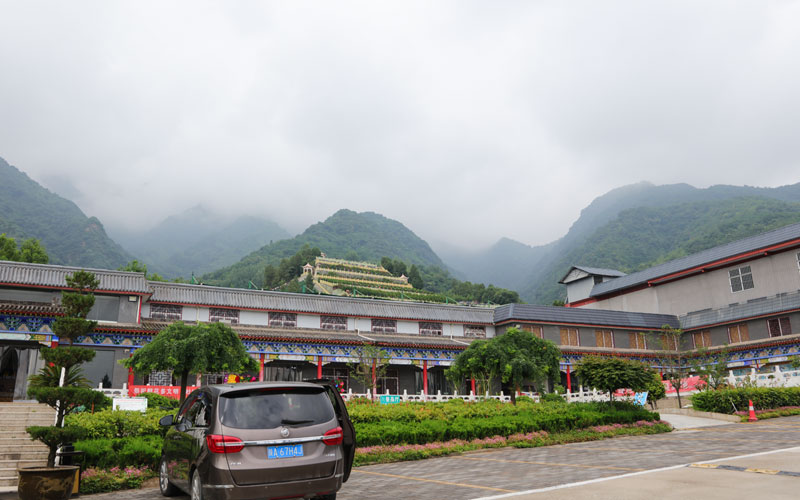 九龙山公墓